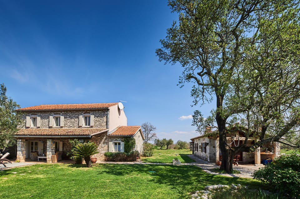 Villa Rea the house and the tavern istria