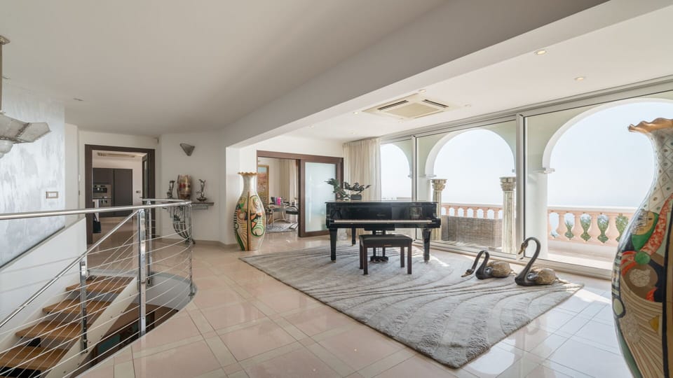 Beautiful entrance lobby with Grand Piano and stunning sea views
