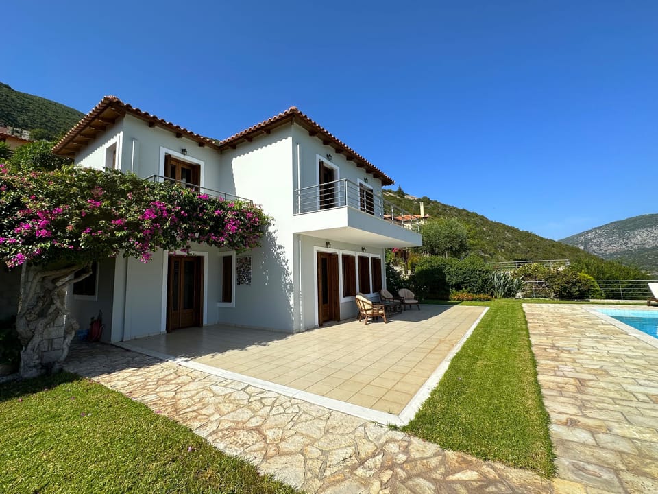 Villa Sunshine new exterior color