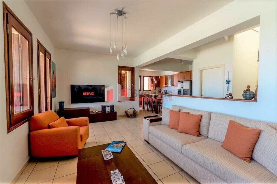 Living room (55 inch smart tv)