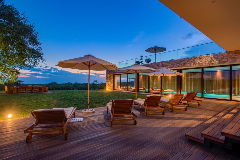Yellow Tree Jurici Home & Spa Villa