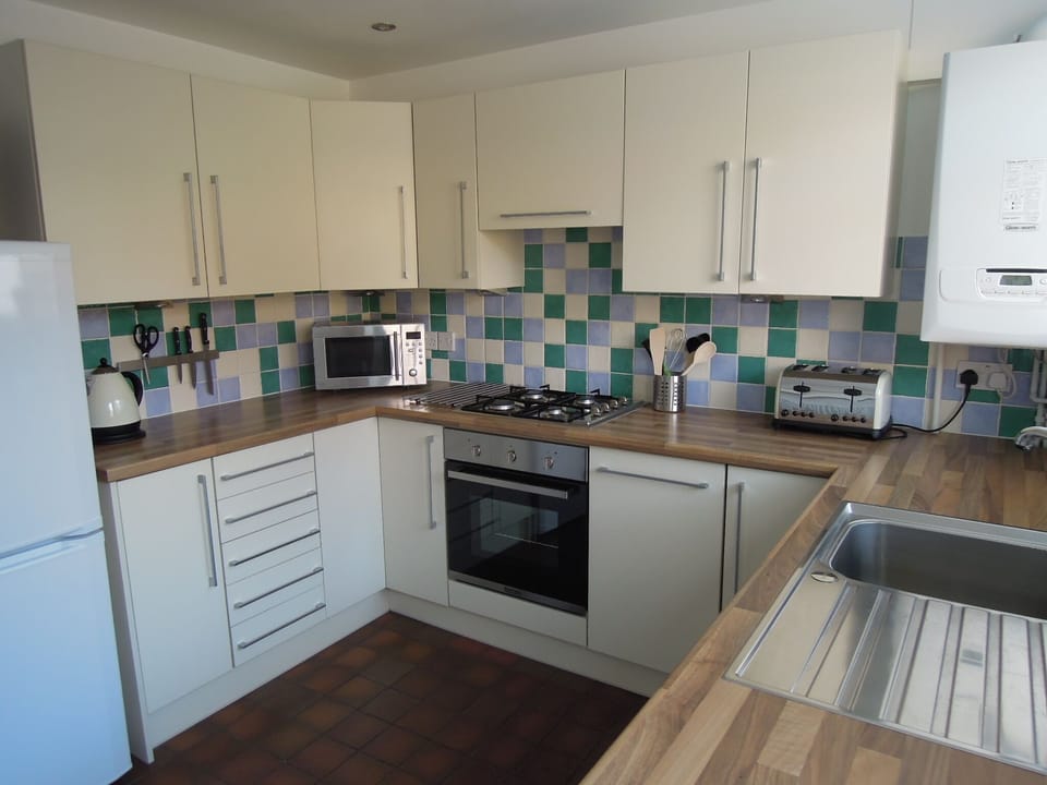 Modern, well equipped kitchen.