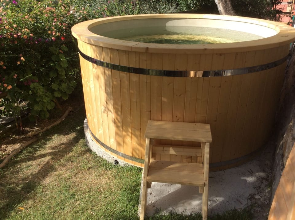 Hot tub-jacuzzi overlooking the town of Chiavari in the background