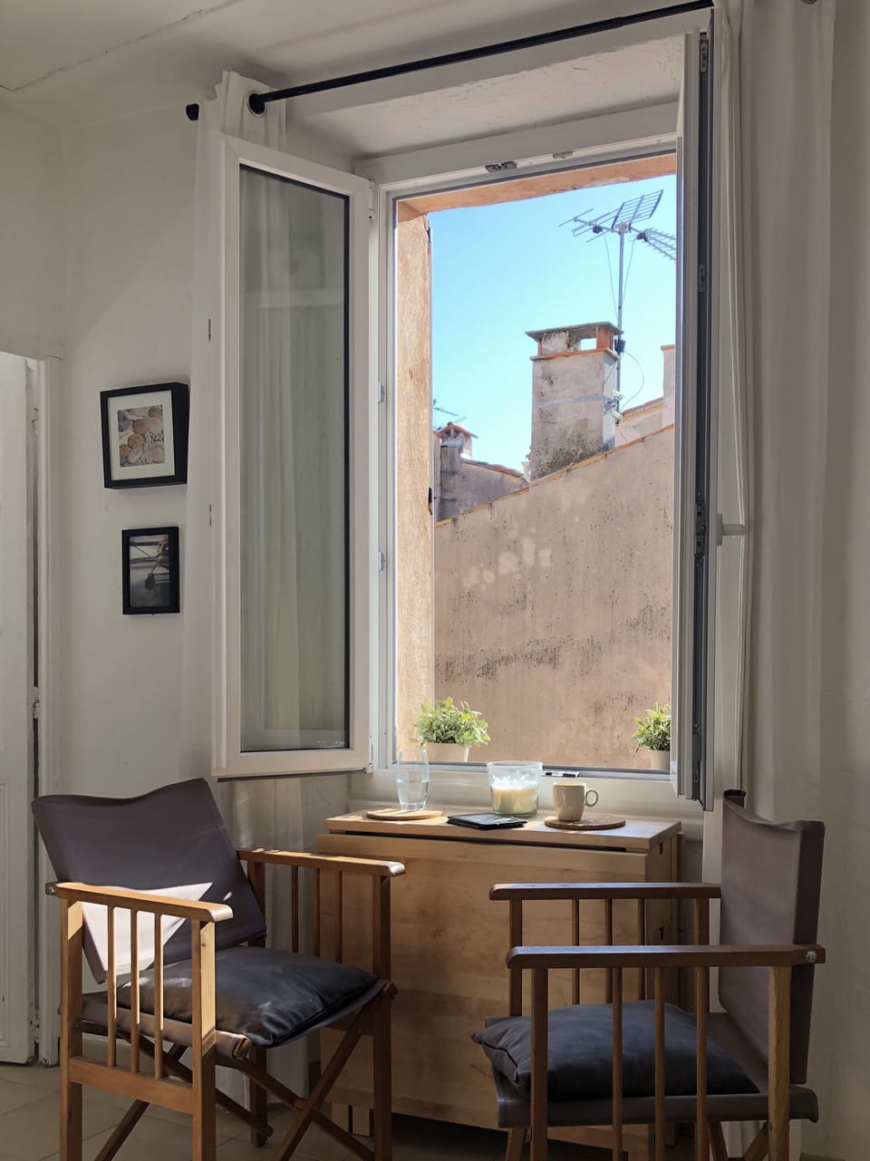 Large windows give a light and airy feel.