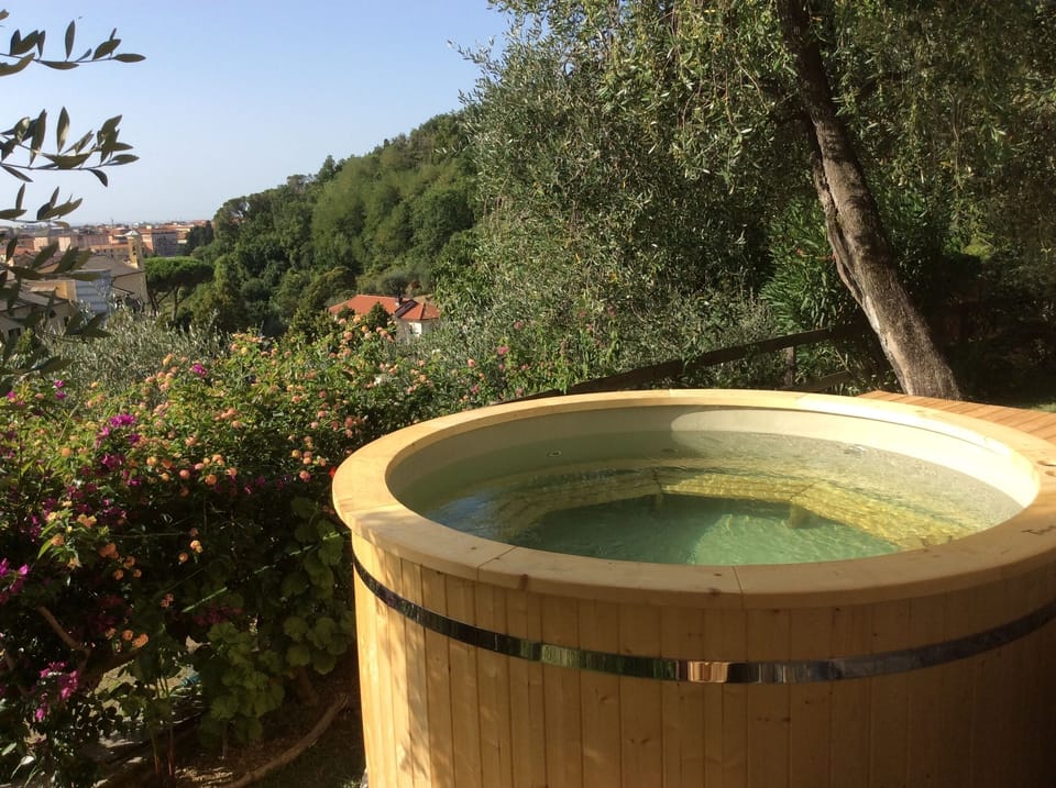 hot tub-jacuzzi overlooking the town of Chiavari