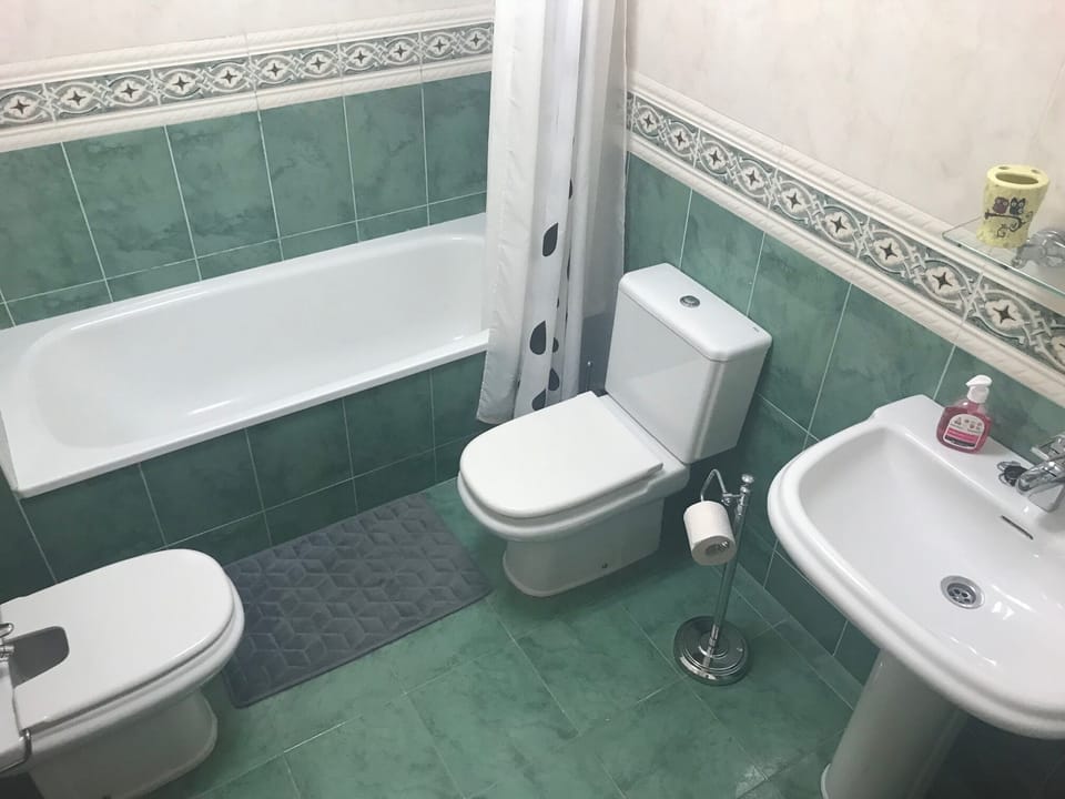 Main bedroom en-suite