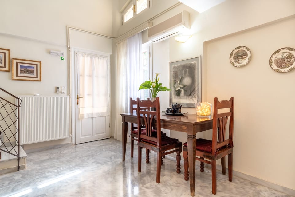 Elia Suite is a 2 floor loft  & the master  suite of the villa. 