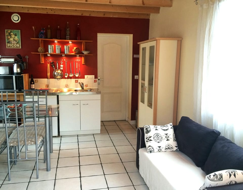 The welcoming lounge, diner, kitchen