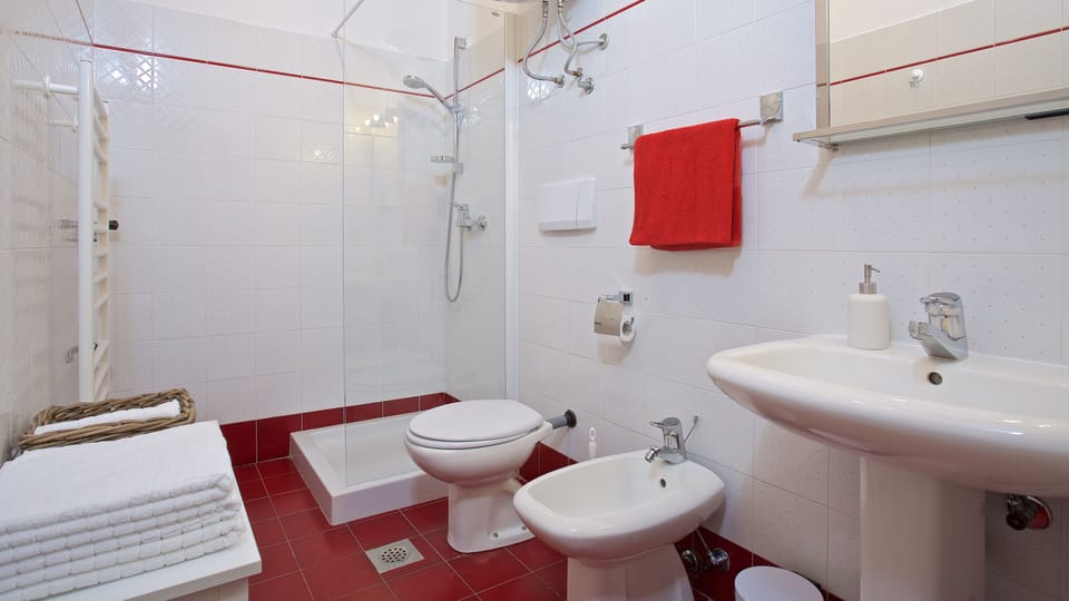 Bathroom 2 