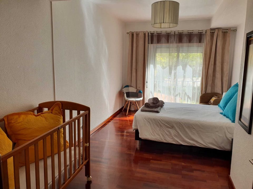 Quarto de dormir 1 com berço