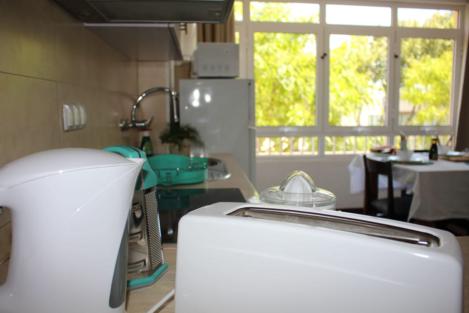 Cozinha com eletrodomésticos 