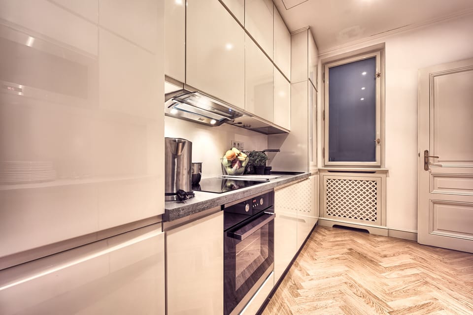 Modern, fully equipped kitchen