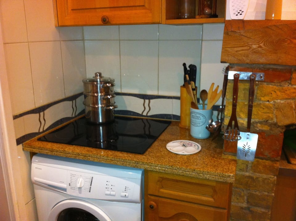 Hop and washing machine 