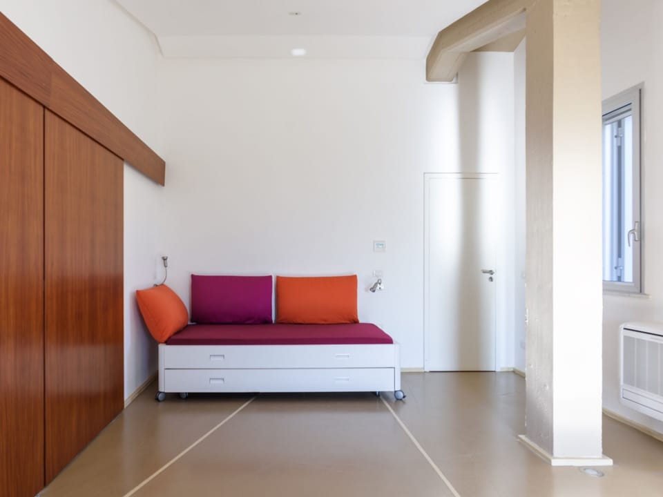 Guest bedroom which can be used as a single or double bedroom 