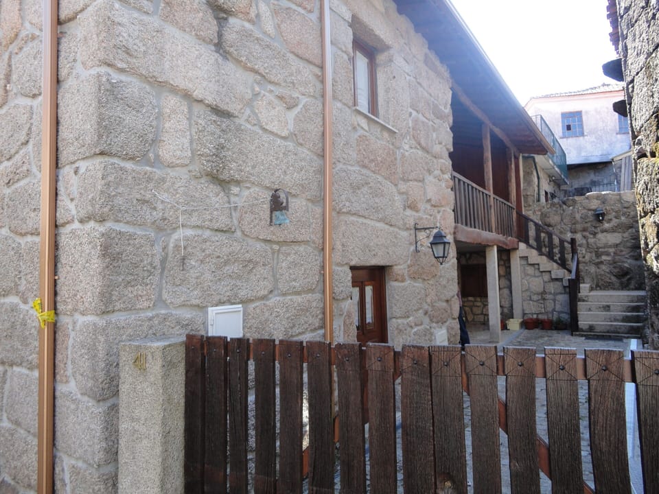 Refúgio da Geira - Holiday Home in Gerês for up to 7 people House in Viana do Castelo District, Portugal