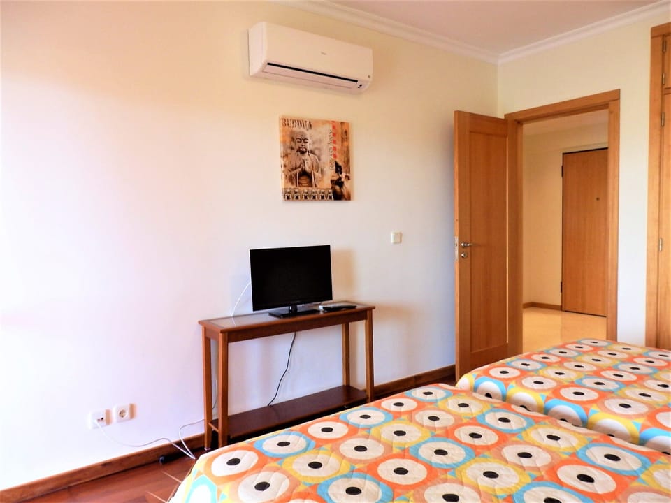 Bedroom with Single beds setup