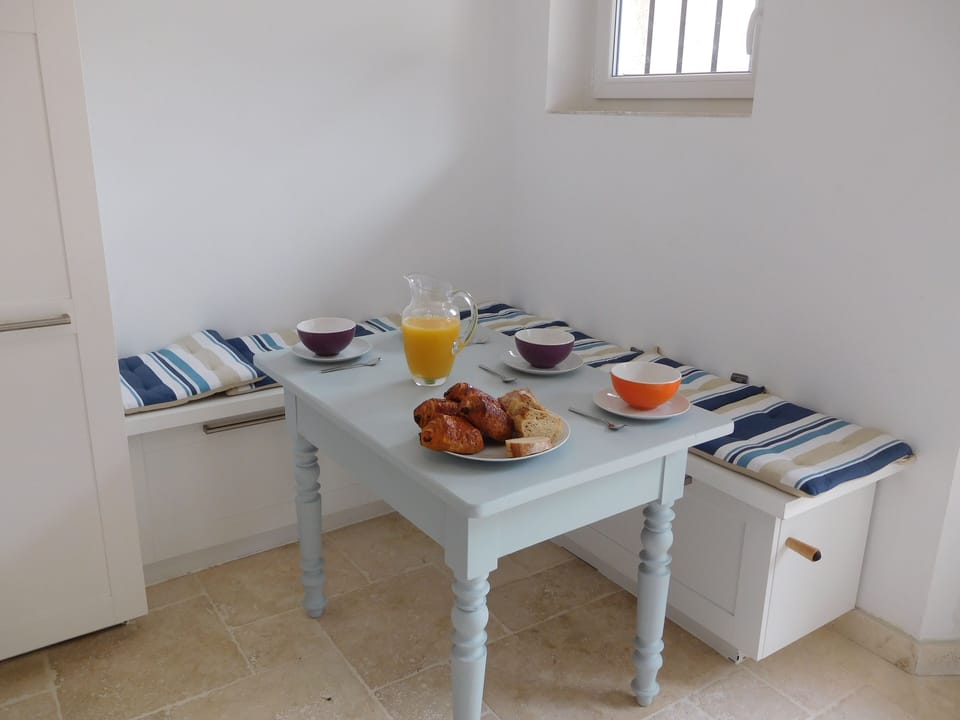 breakfast corner