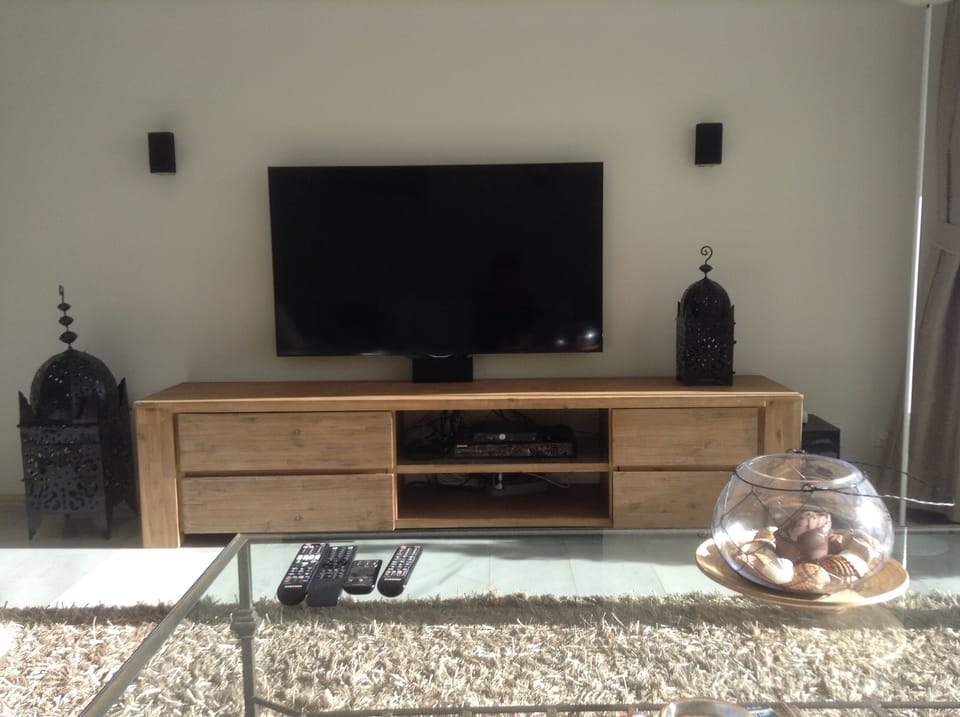 Satelite TV with Canal Digital, Netflix.