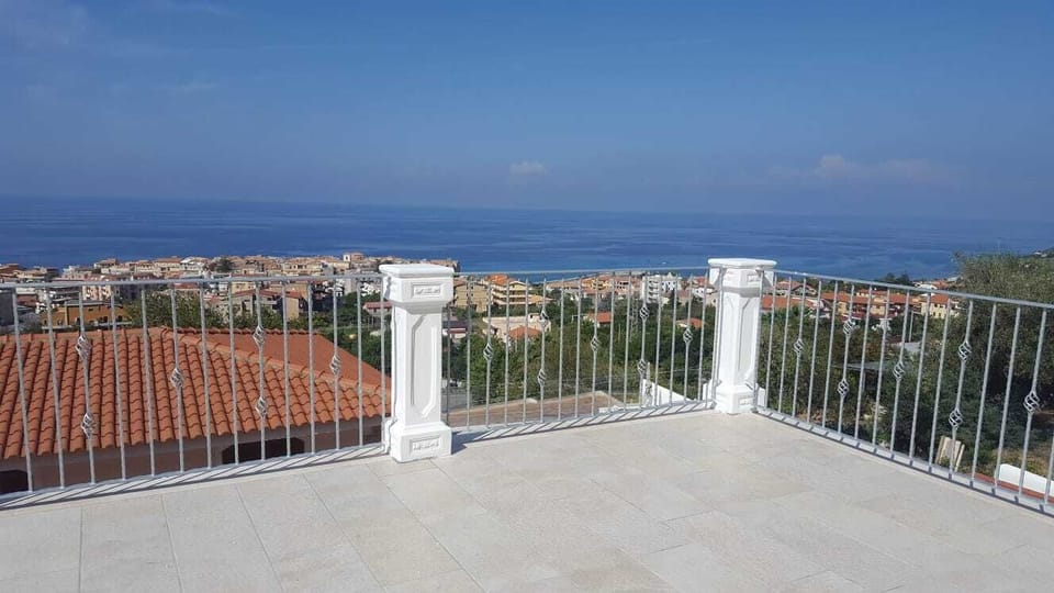 Panoramic terrace