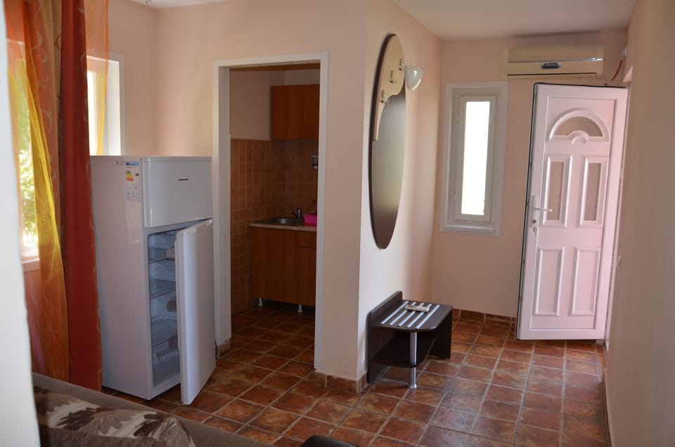 first entry and the kitchenette area