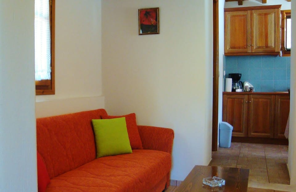 Entry to Kitchen