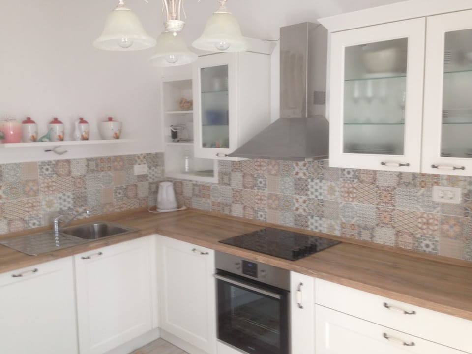 Kitchen House Hilda