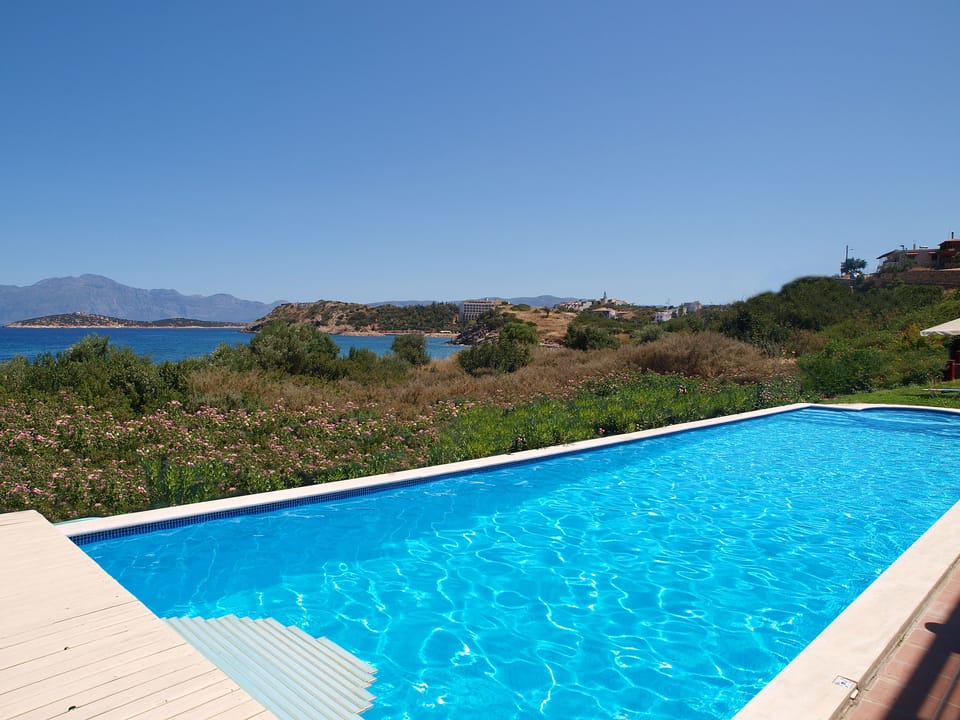 Swimming pool with sea view