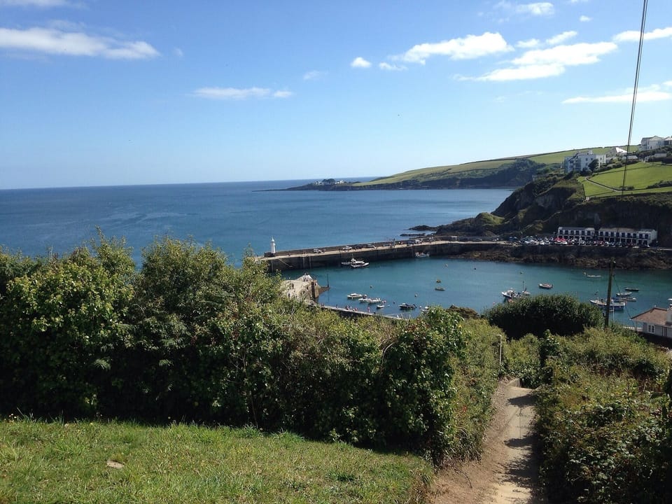 Coastal path 1 minute from Thimble