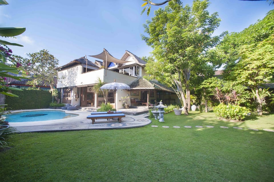 Traditional 8br Villa Central Seminyak 
