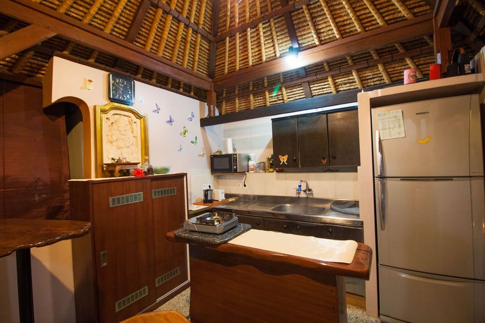 Traditional 8br Villa Central Seminyak 