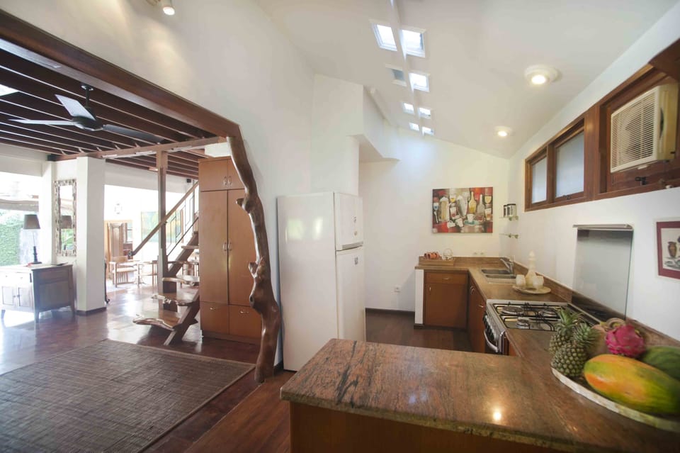 Traditional 8br Villa Central Seminyak 
