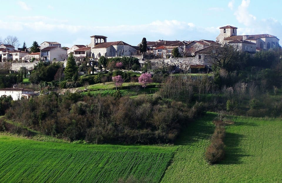 Pujols, one of the many beautiful medieval villages to visit in the area