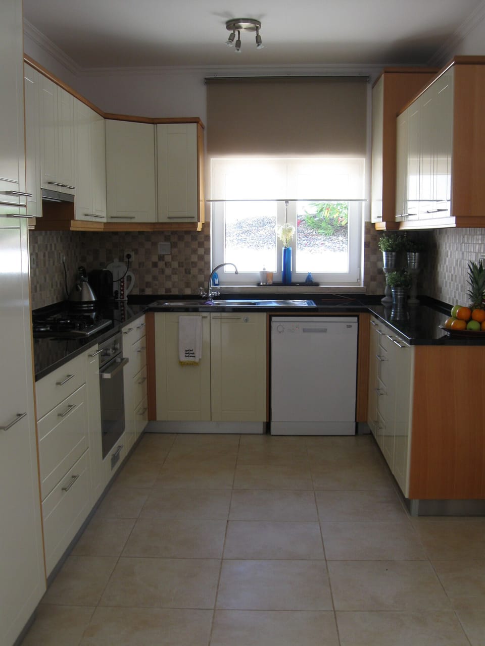 Fitted kitchen