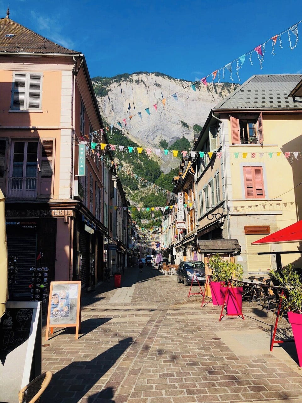 Enchanting Bourg d'OIisans