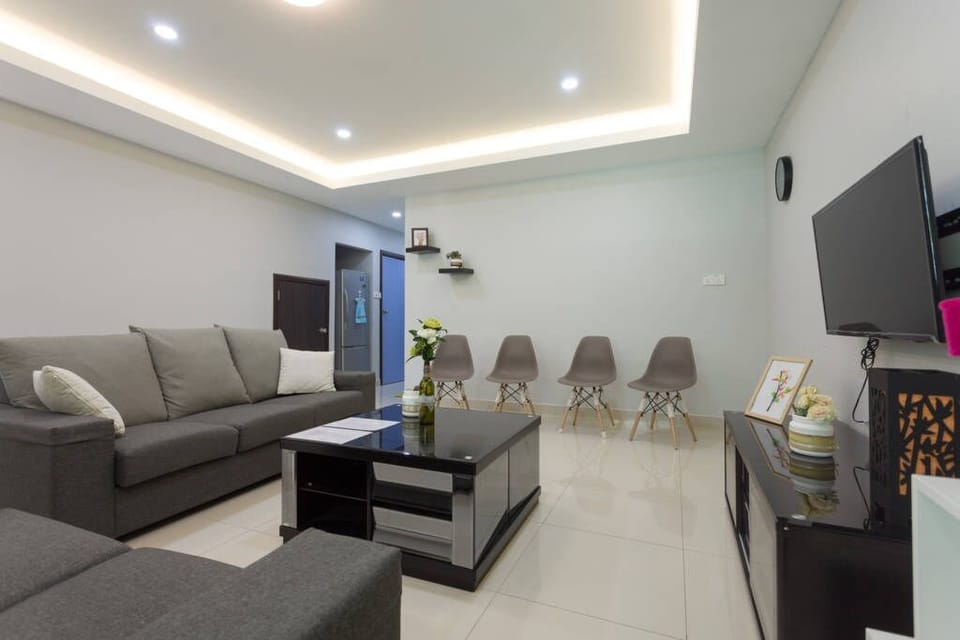 Beach/Internet/Car Rental Landed House