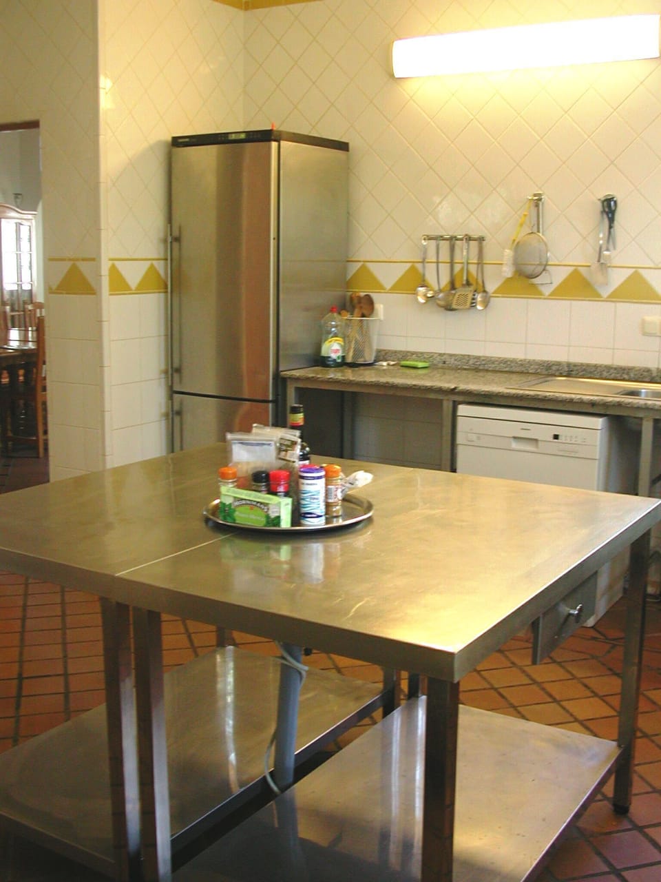 EL Patio: Kitchen