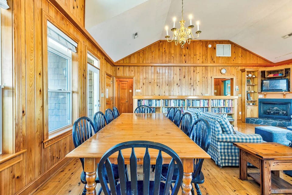 Top-Level Dining Room with Table (seats 10)