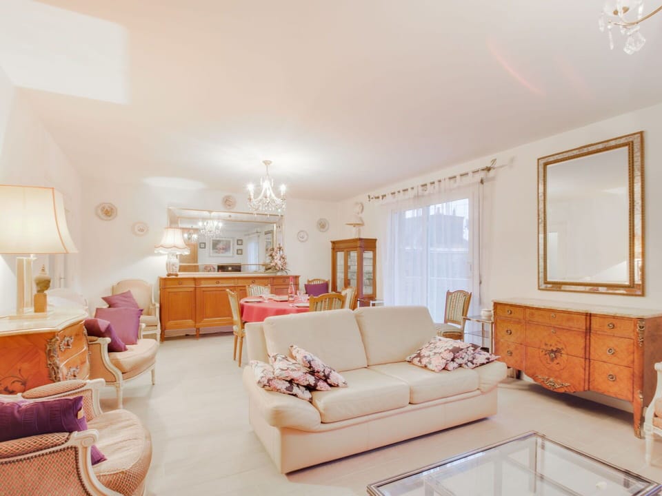 Room, Property, Living Room, Furniture, Interior Design, House, Pink, Building, Ceiling, Floor