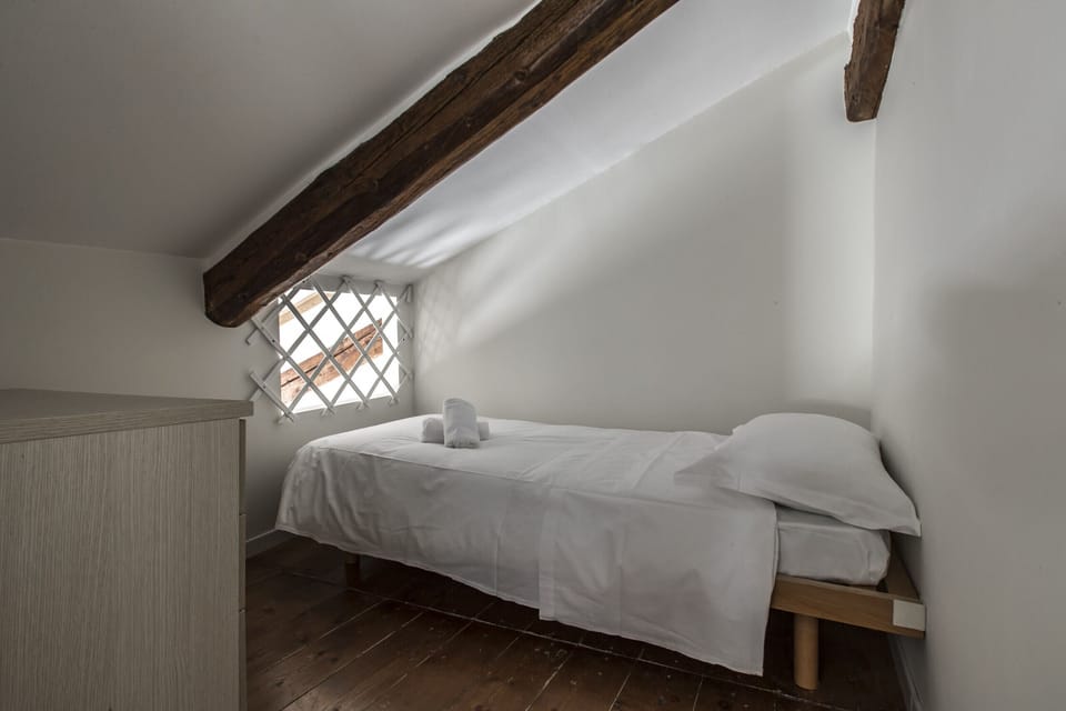 Bedroom for one person