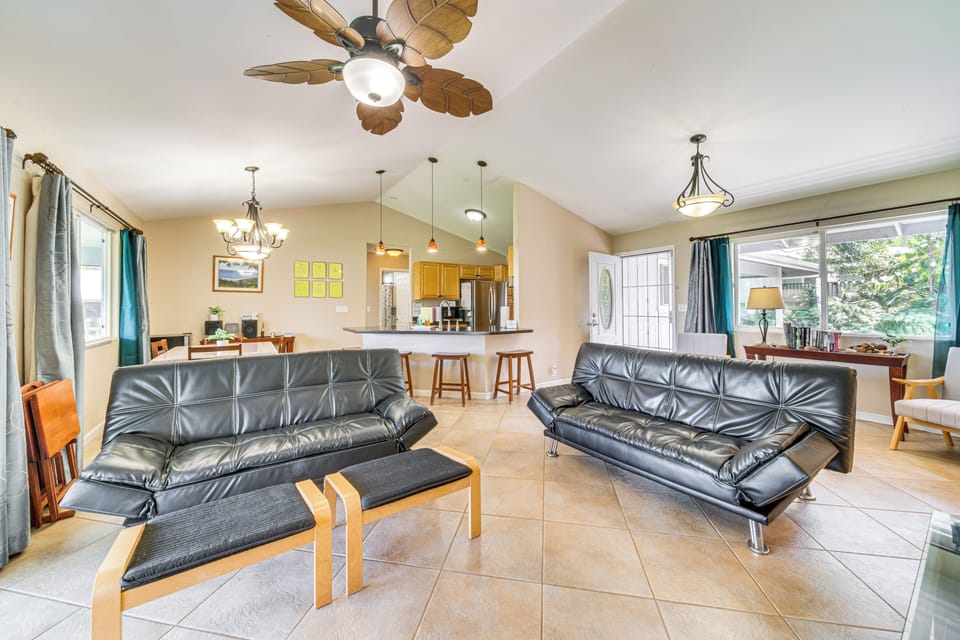 Living Room | Smart TV | Free WiFi