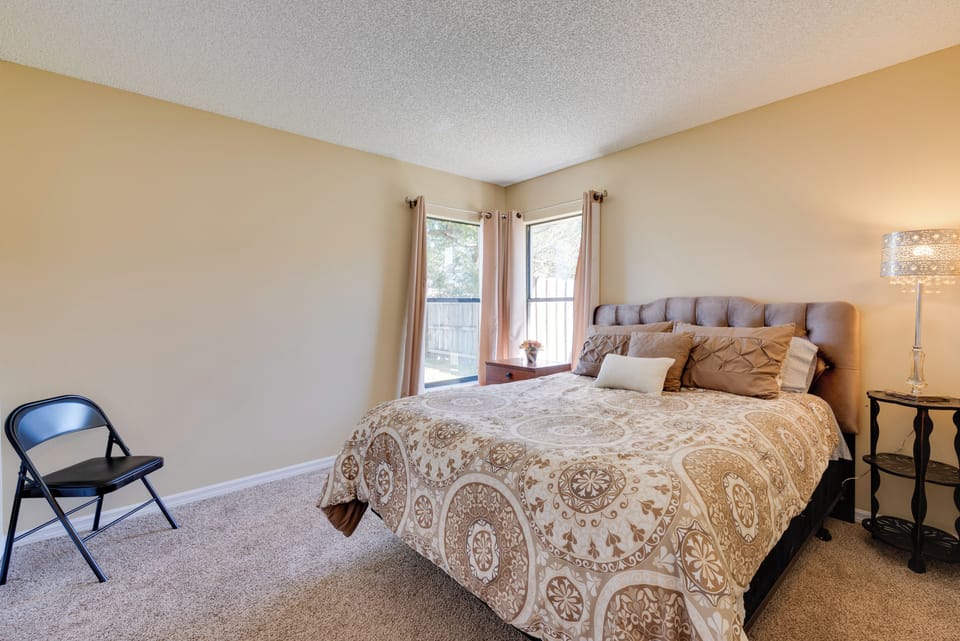 Bedroom 1 | Queen Bed | Linens Provided