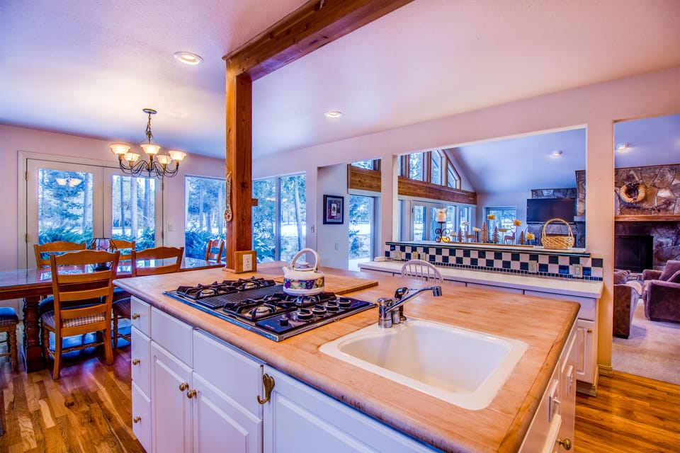 Kitchen - Main Level
