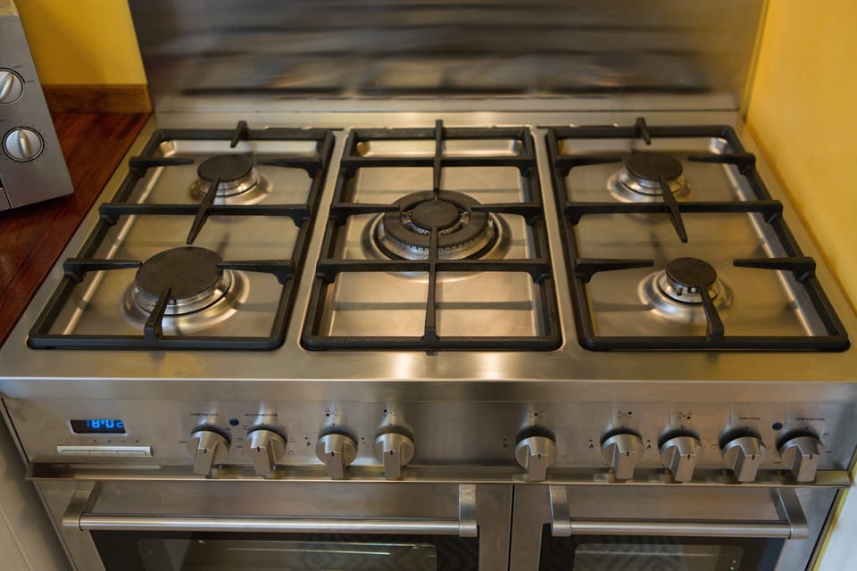 Range cooker.