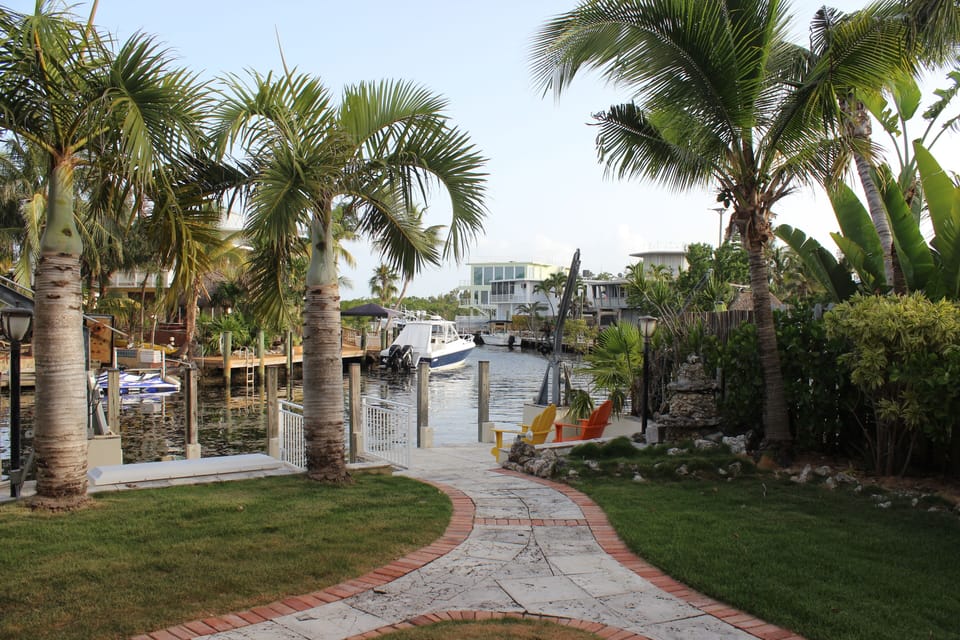 Private dock to Sunbathe, fish or launch your boat or favorite water toys
