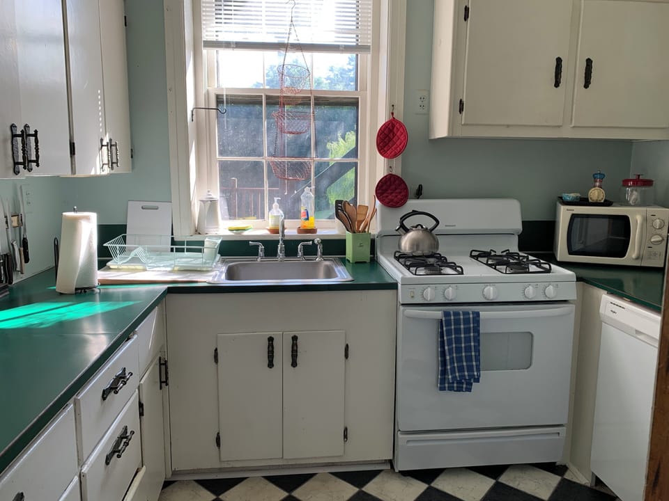 charming old fashioned kitchen