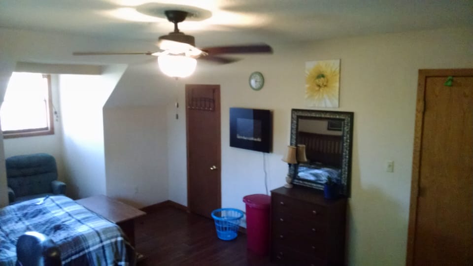 spare bedroom #1