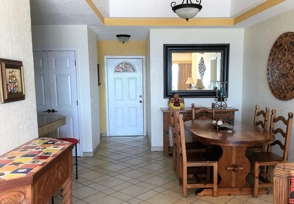 Large Dining Table Seats 6 Nicely!