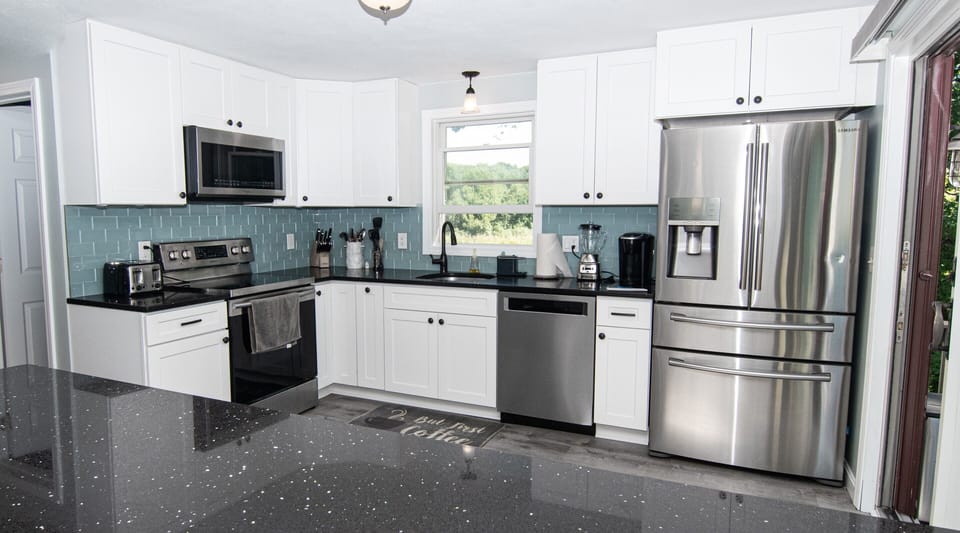 Fully Remodeled Kitchen
