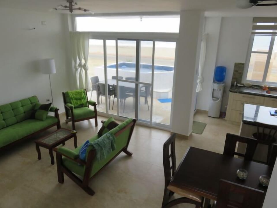 Salon et salle à manger / Living and dining room