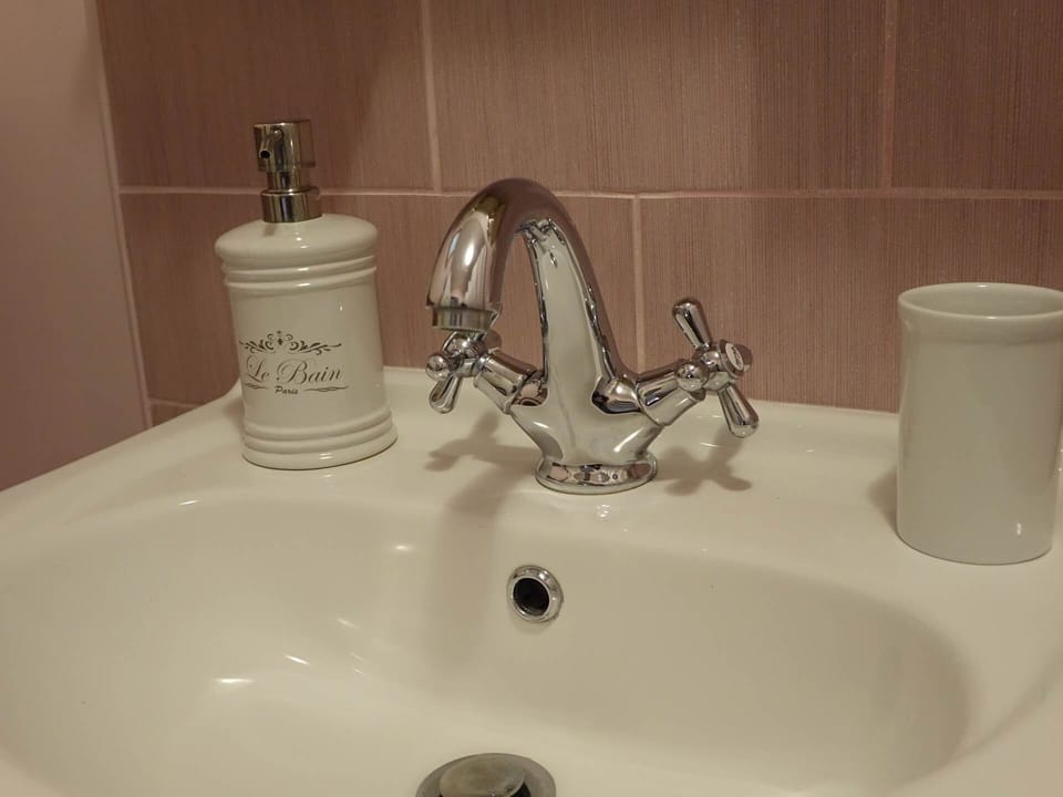 La vasque et ses accessoires